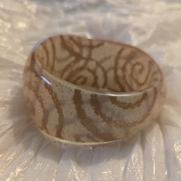 Amazing cream and gold sparkles wide bangle bracelet - Picture 6 of 7